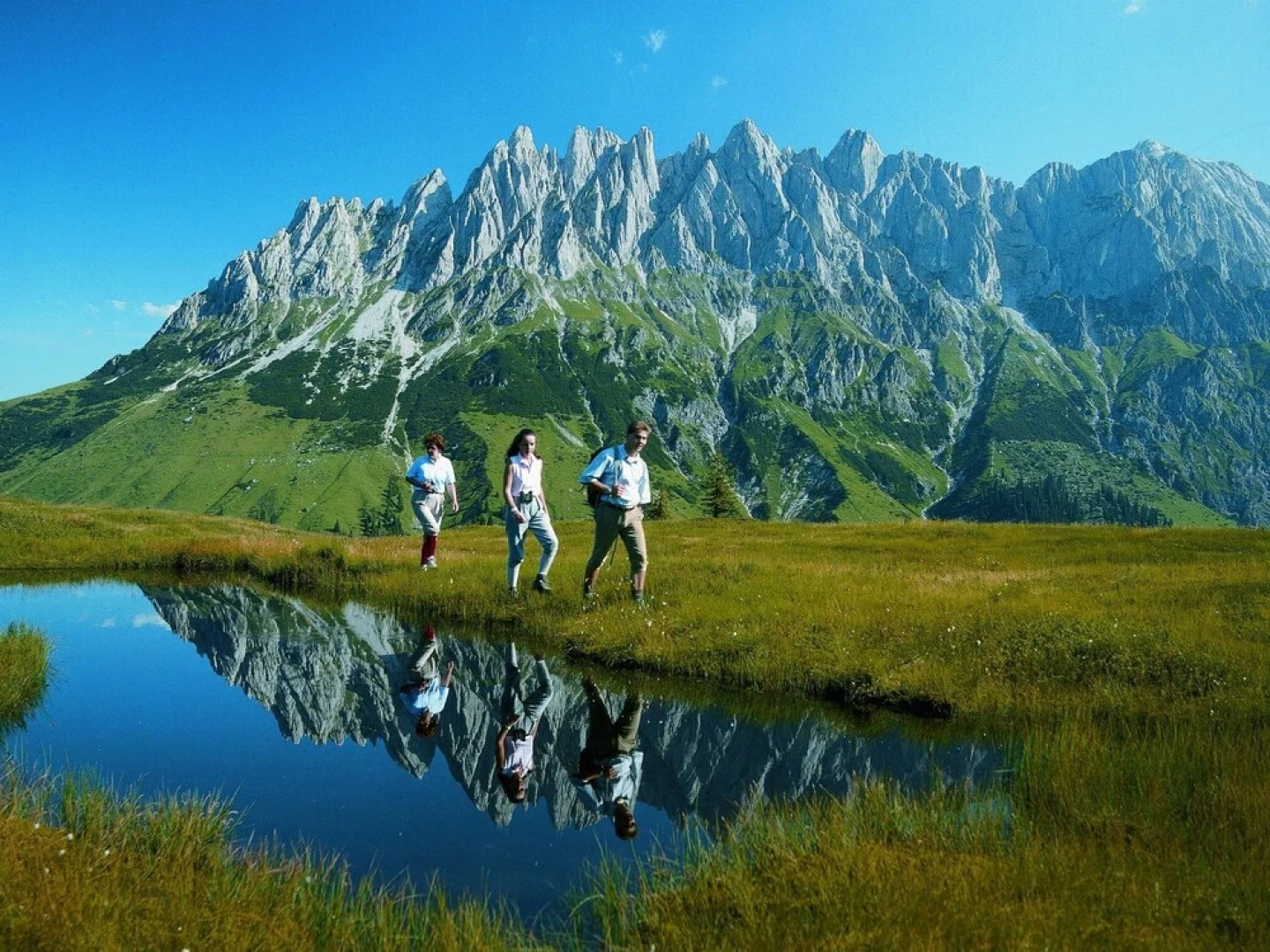 Contemporary Apartment With Ski Storage, Parking, Heating