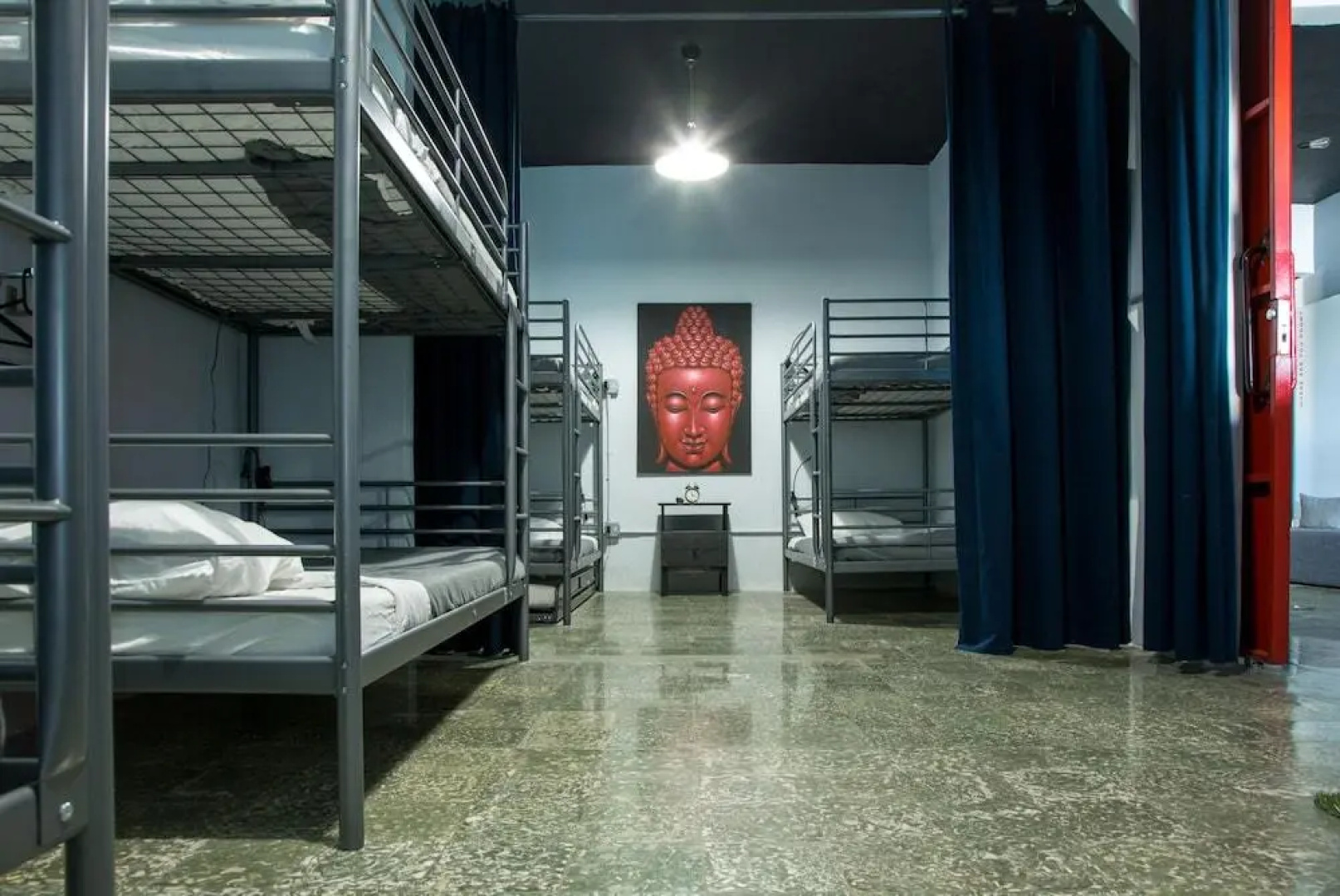 Nomada Urban Beach Hostel - Adults Only