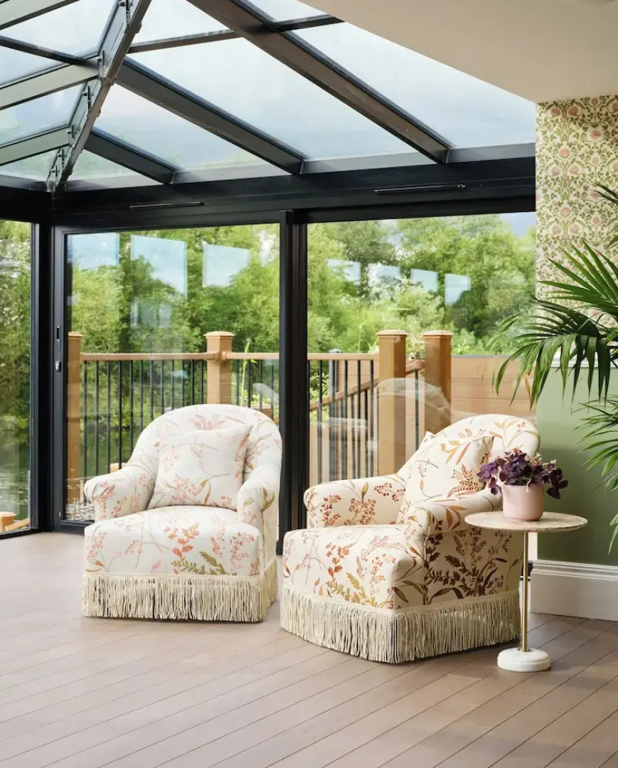 Thames Mansion - River View