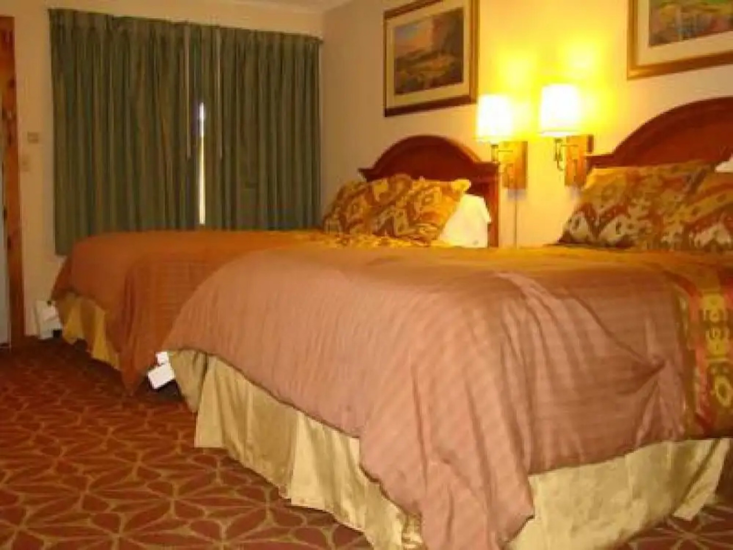 Ludlow Colonial Motel