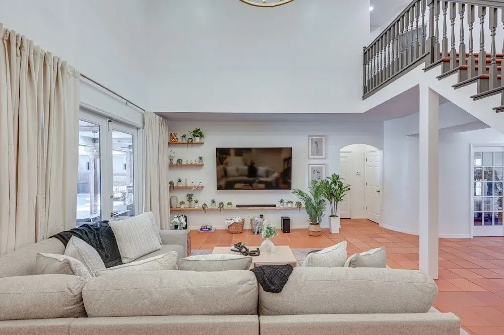 Exciting Valrico Villa w/ Private Pool & Game Room