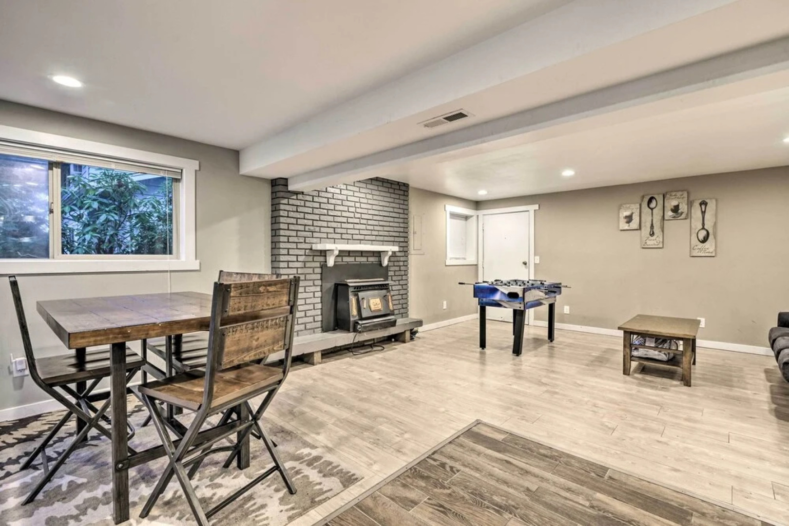 Spacious Kent Home ~ 17 Mi to Dtwn Seattle!