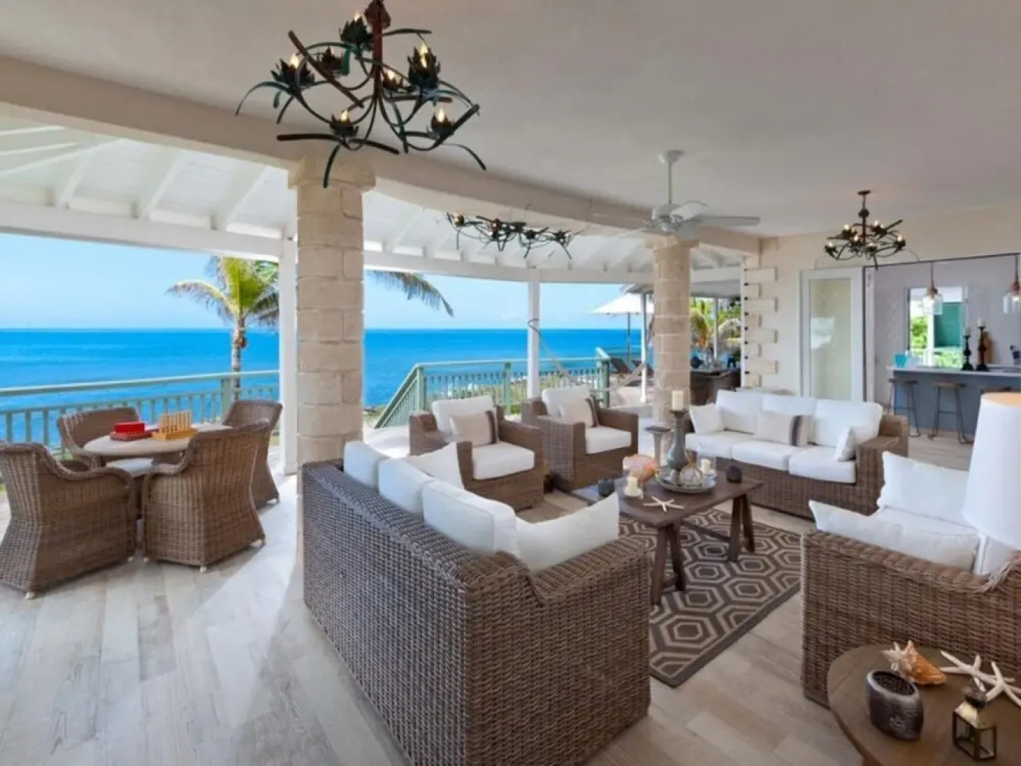 Sunny Vacation Villa 11