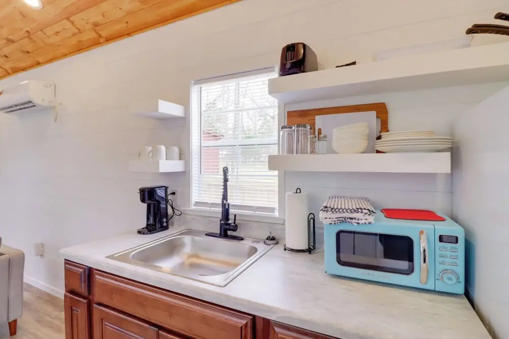 Steps to Greers Ferry Lake: Tumbling Shoals Cabin!