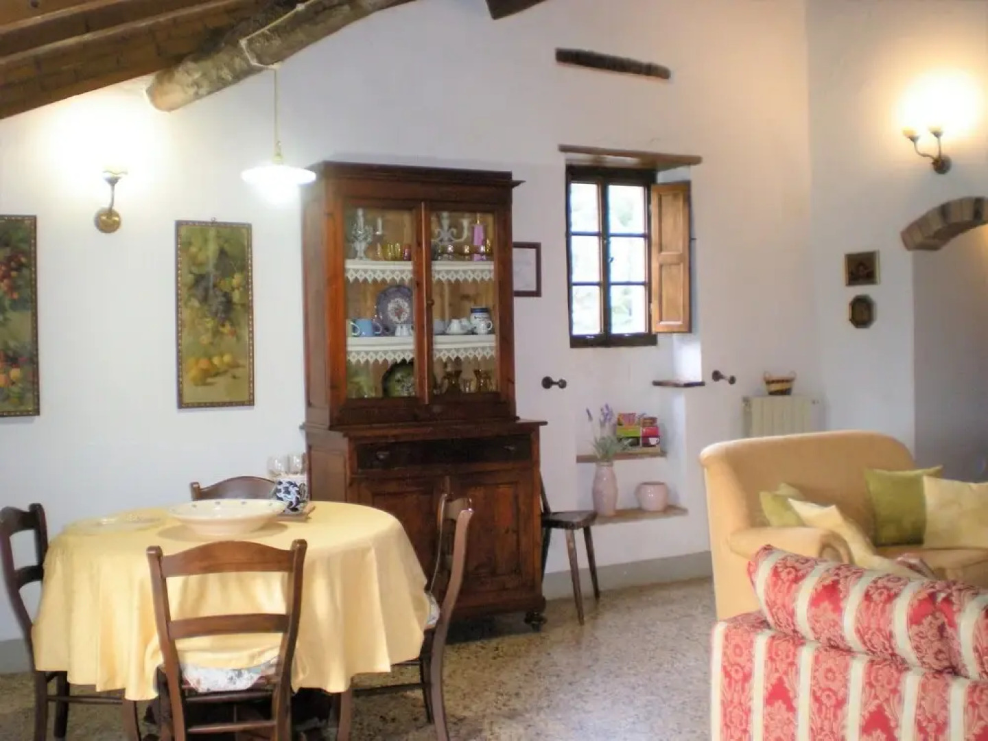 Farmhouse in Cortona With Pool