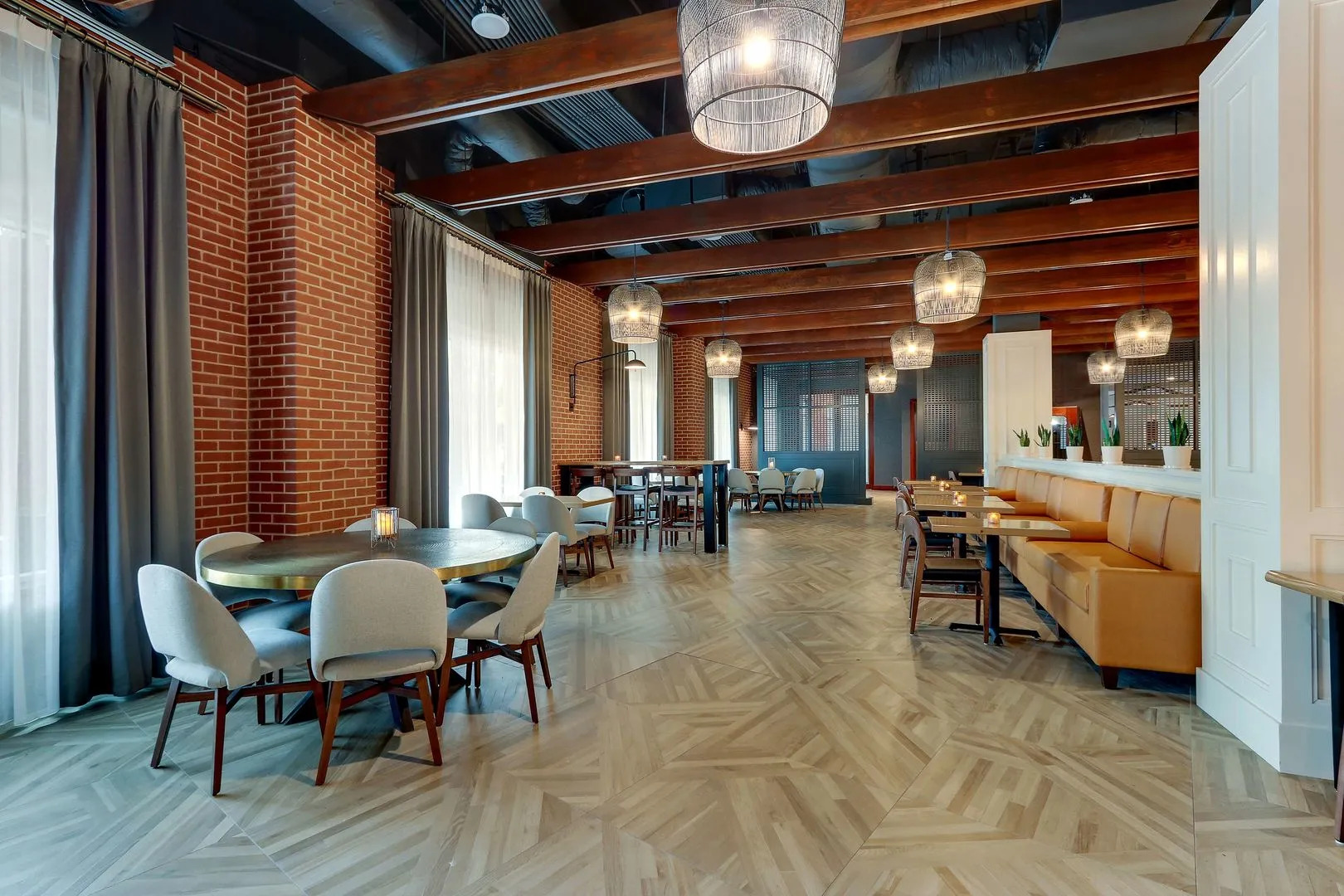 The Chattanoogan Hotel, Curio Collection by Hilton