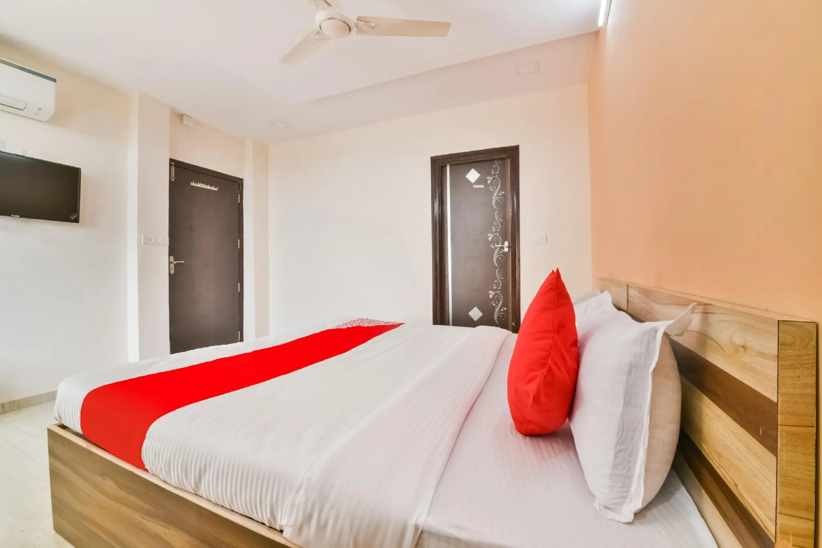 OYO 61373 Hotel Paradise