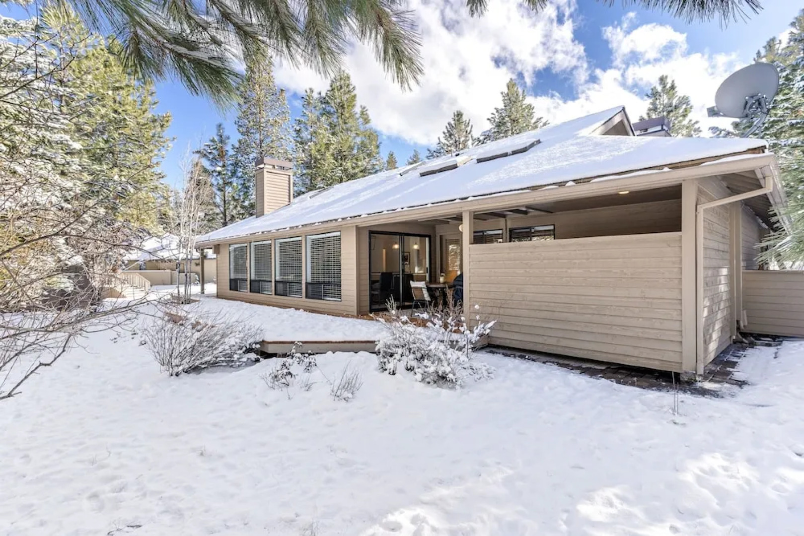 4 Mugho 3 Bedroom Home by RedAwning