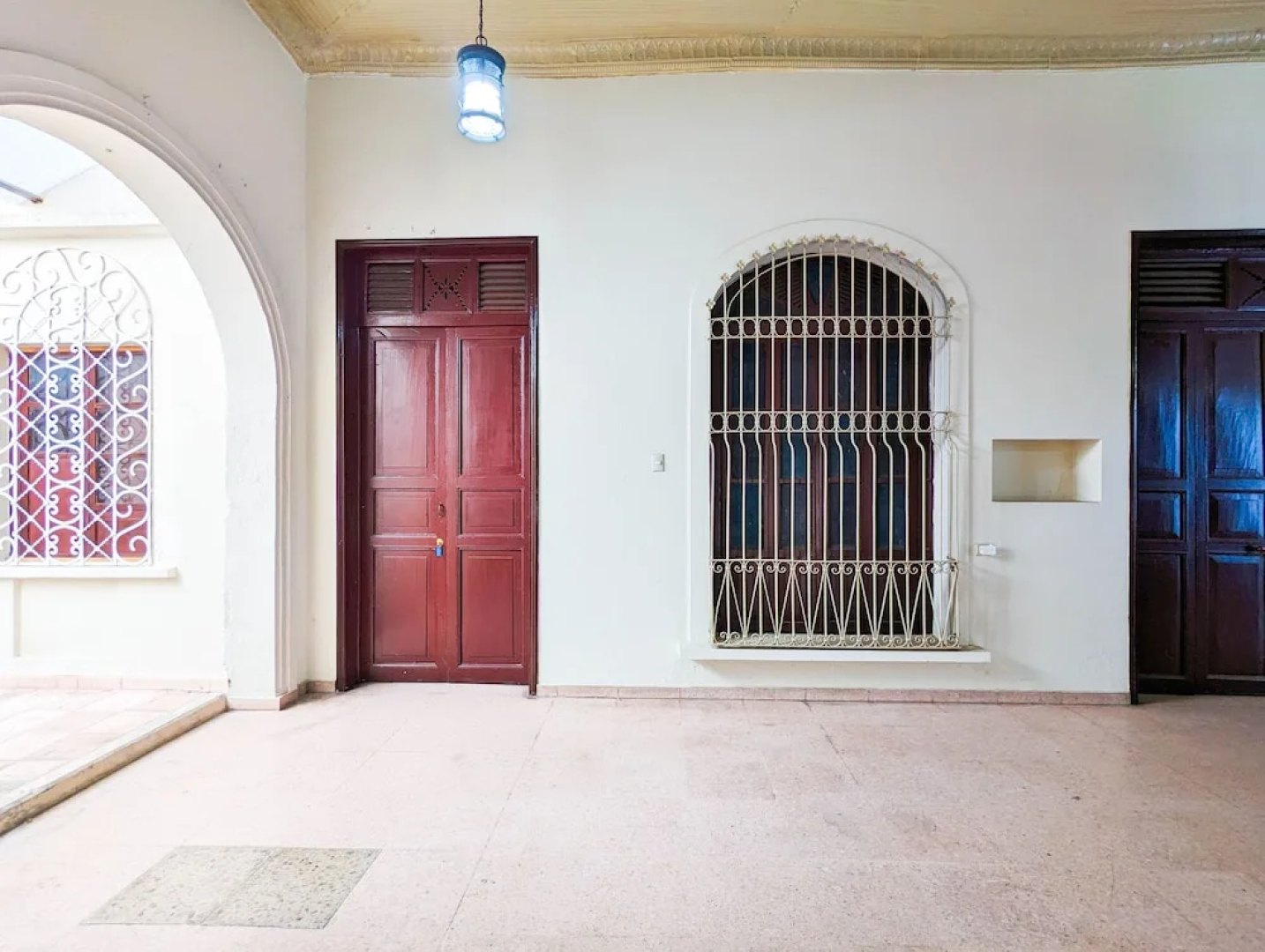 Del Tingo Al Tango Hostal