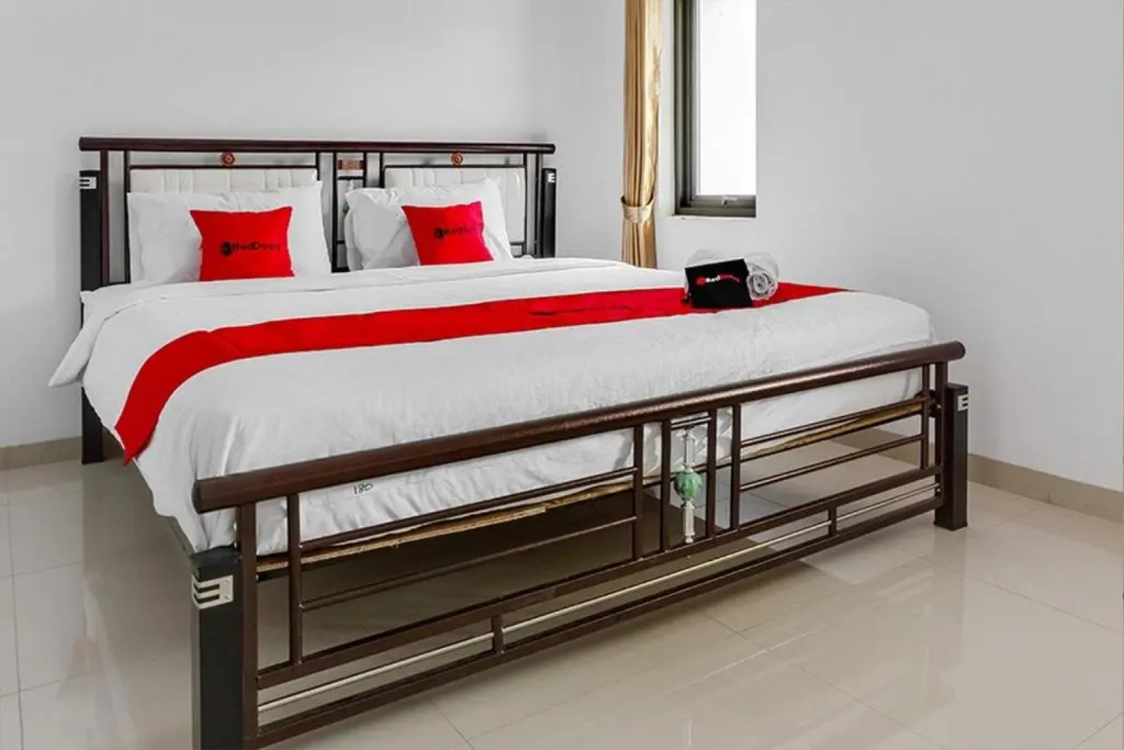 RedDoorz near Jawa Timur Park 3