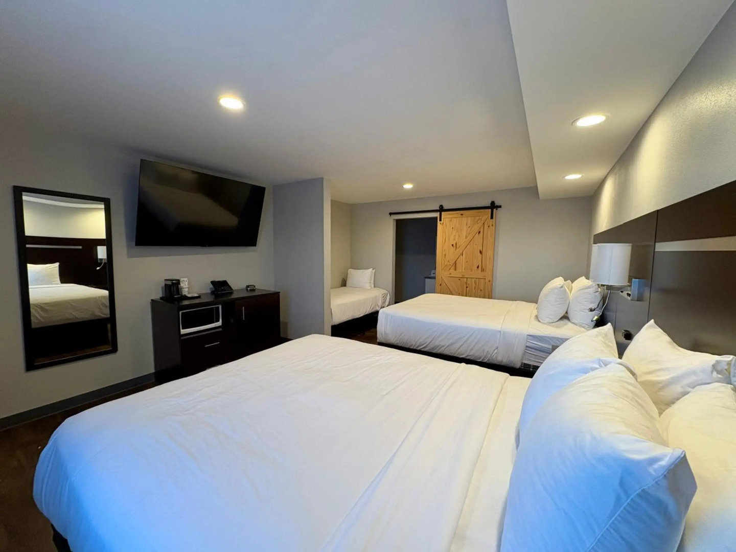 Americas Best Value Inn Wall