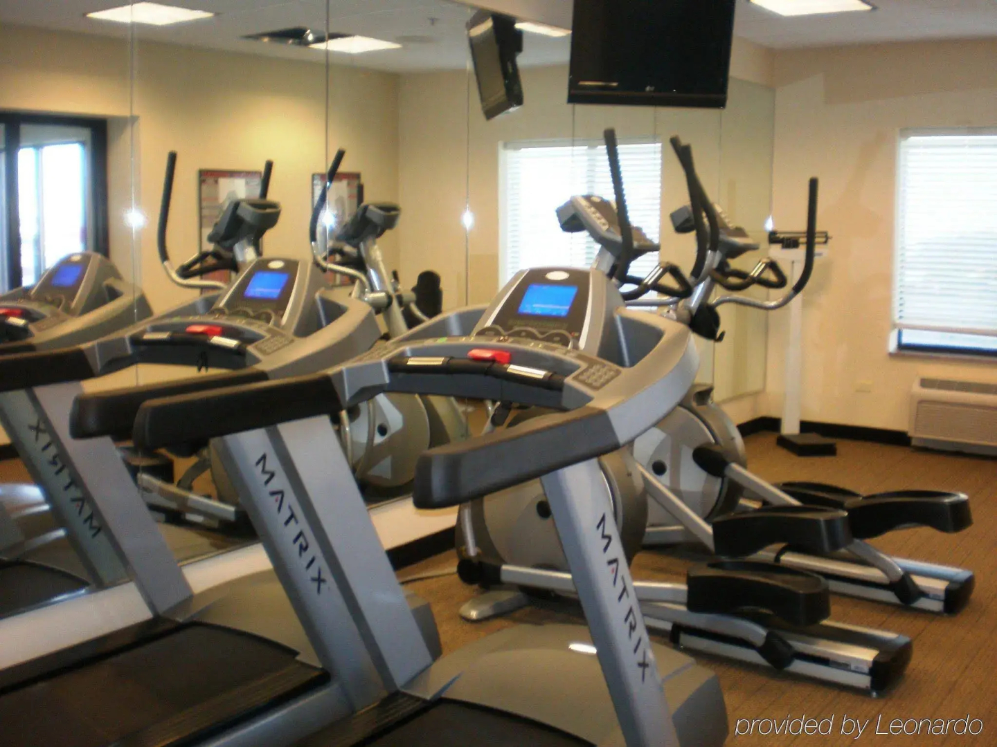 Holiday Inn Express & Suites Chicago West - O'Hare Arpt Area by IHG