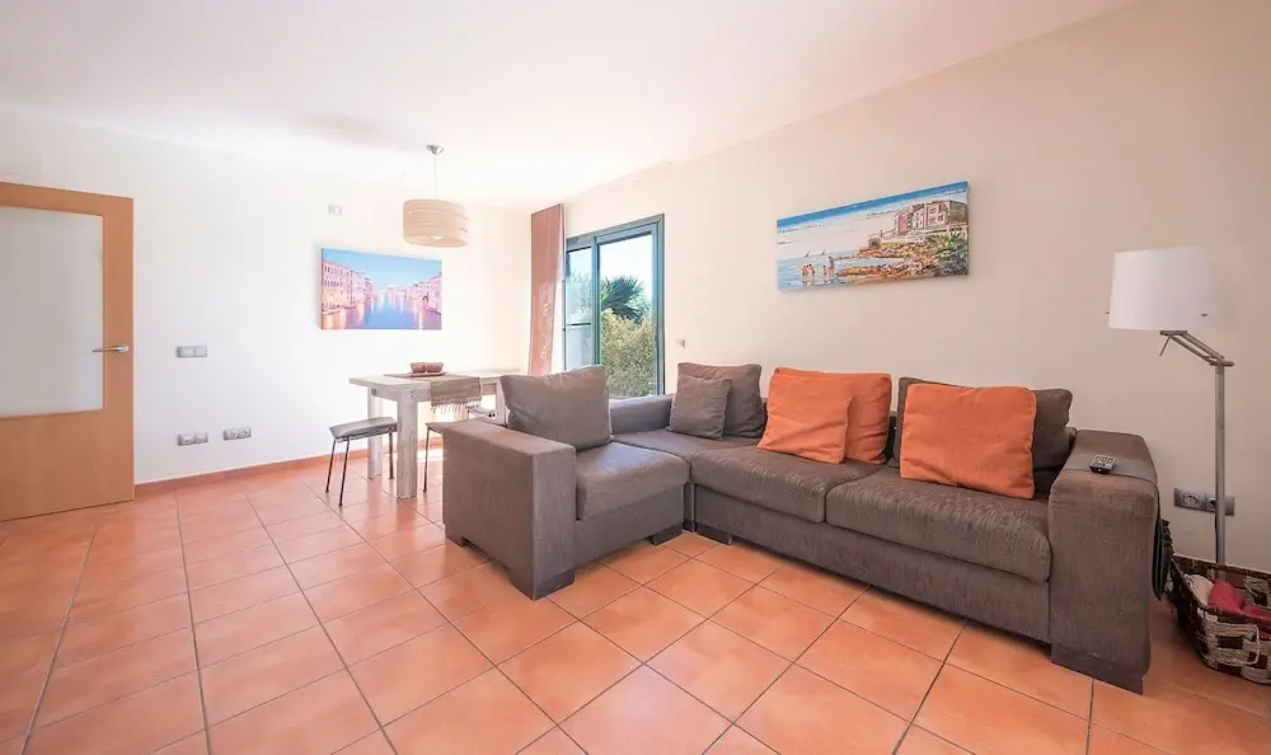 Modern House For Families (R77)