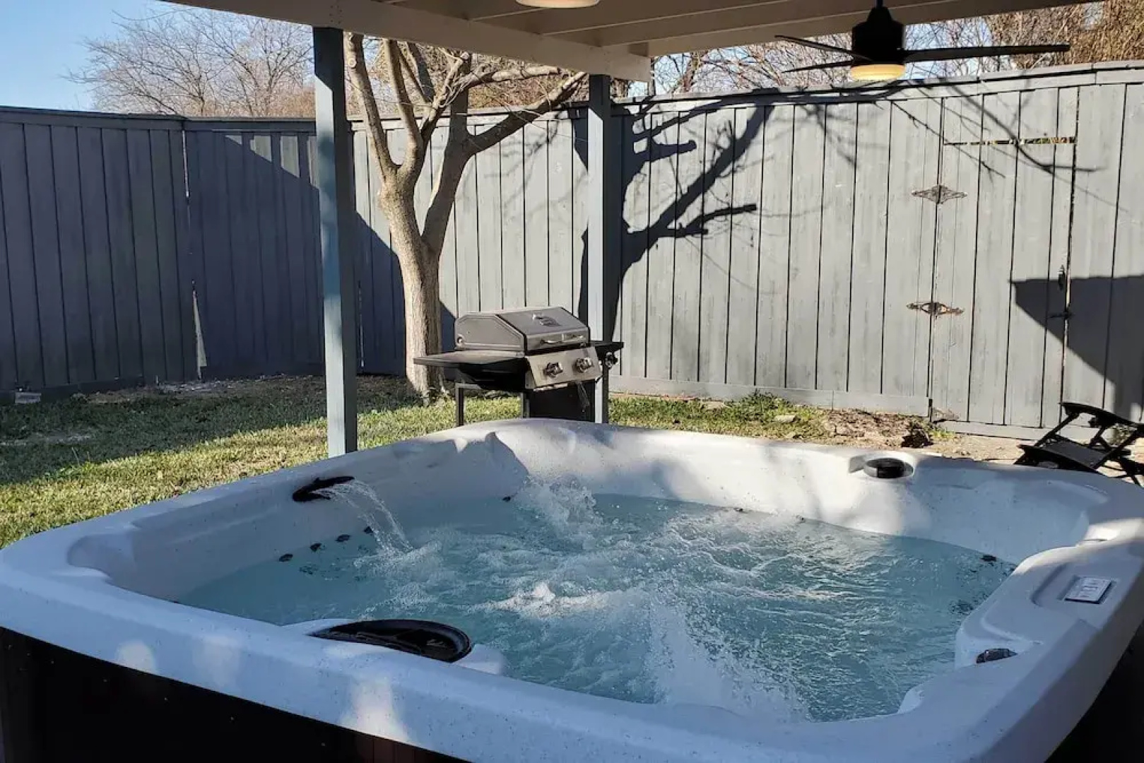 17 Mi to Dallas: Richardson Home w/ Hot Tub