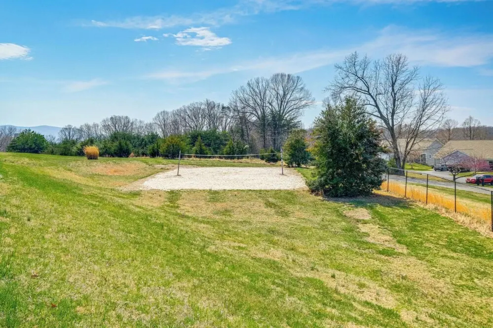 Resort Amenities & Beach Access: Huddleston Condo