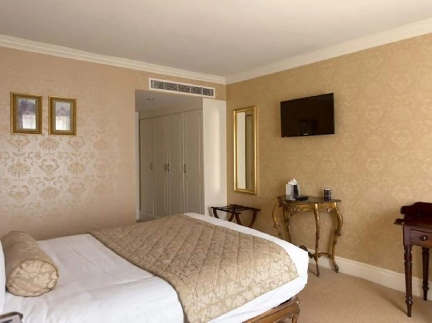 Finnstown Castle Hotel