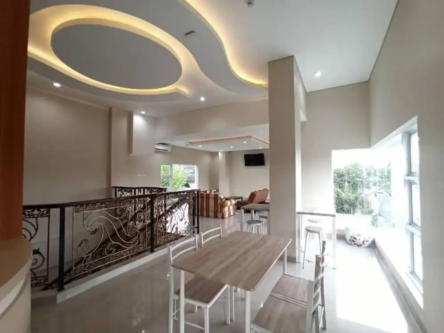 Hotel Tosan Solo Baru