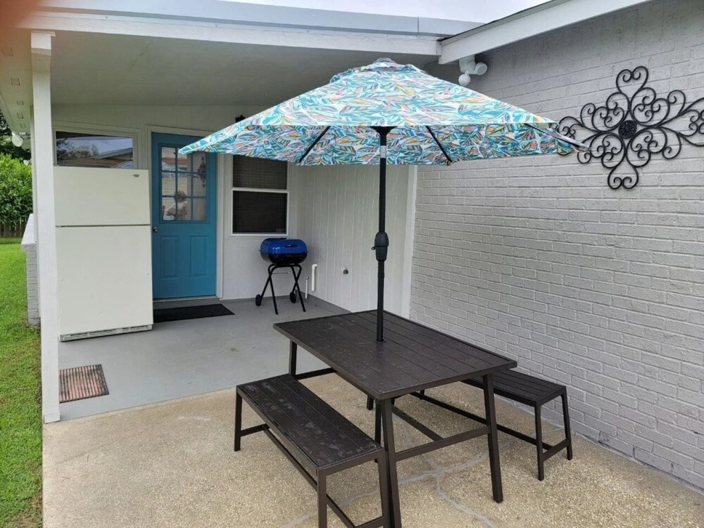 The Peaceful One 3 Bedroom Home by Redawning