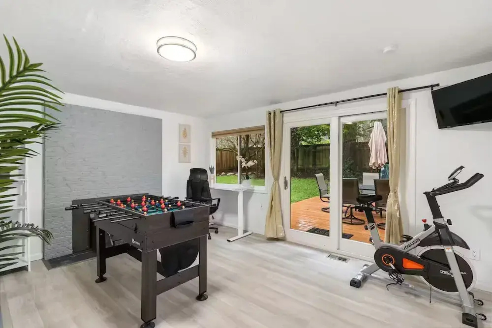 Comfortable Kirkland Home for Family & Remote Work