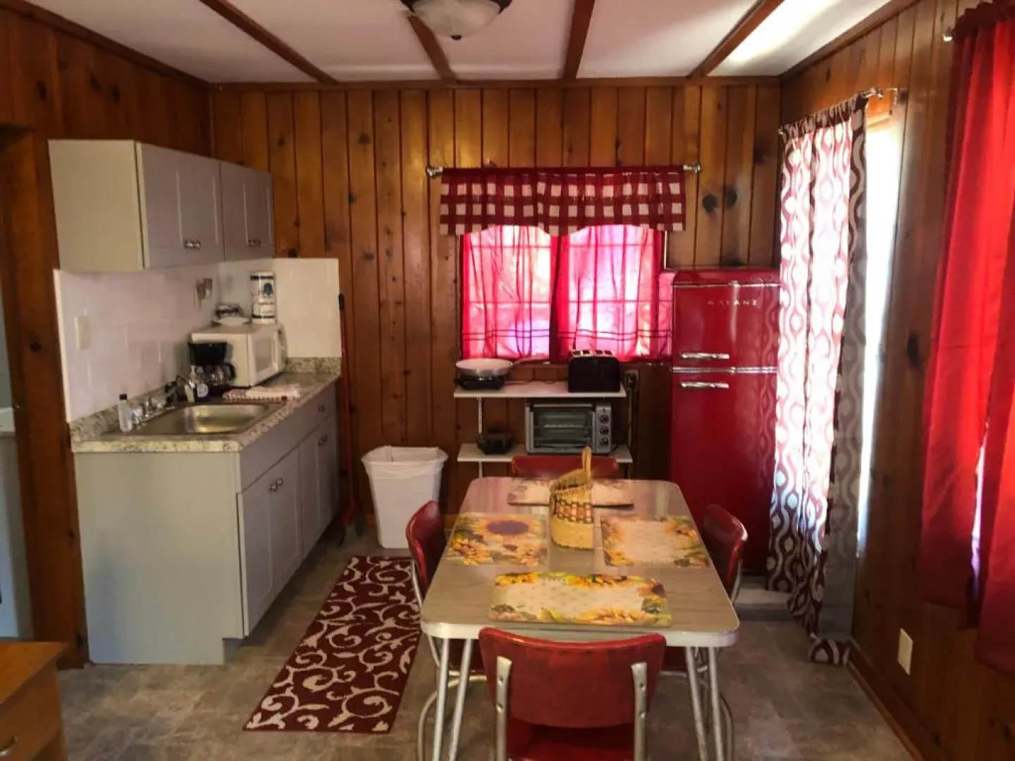 Lakeshore Fishing Cabins All 6 cabins