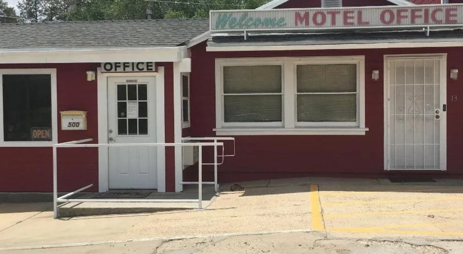 Pine View Motel