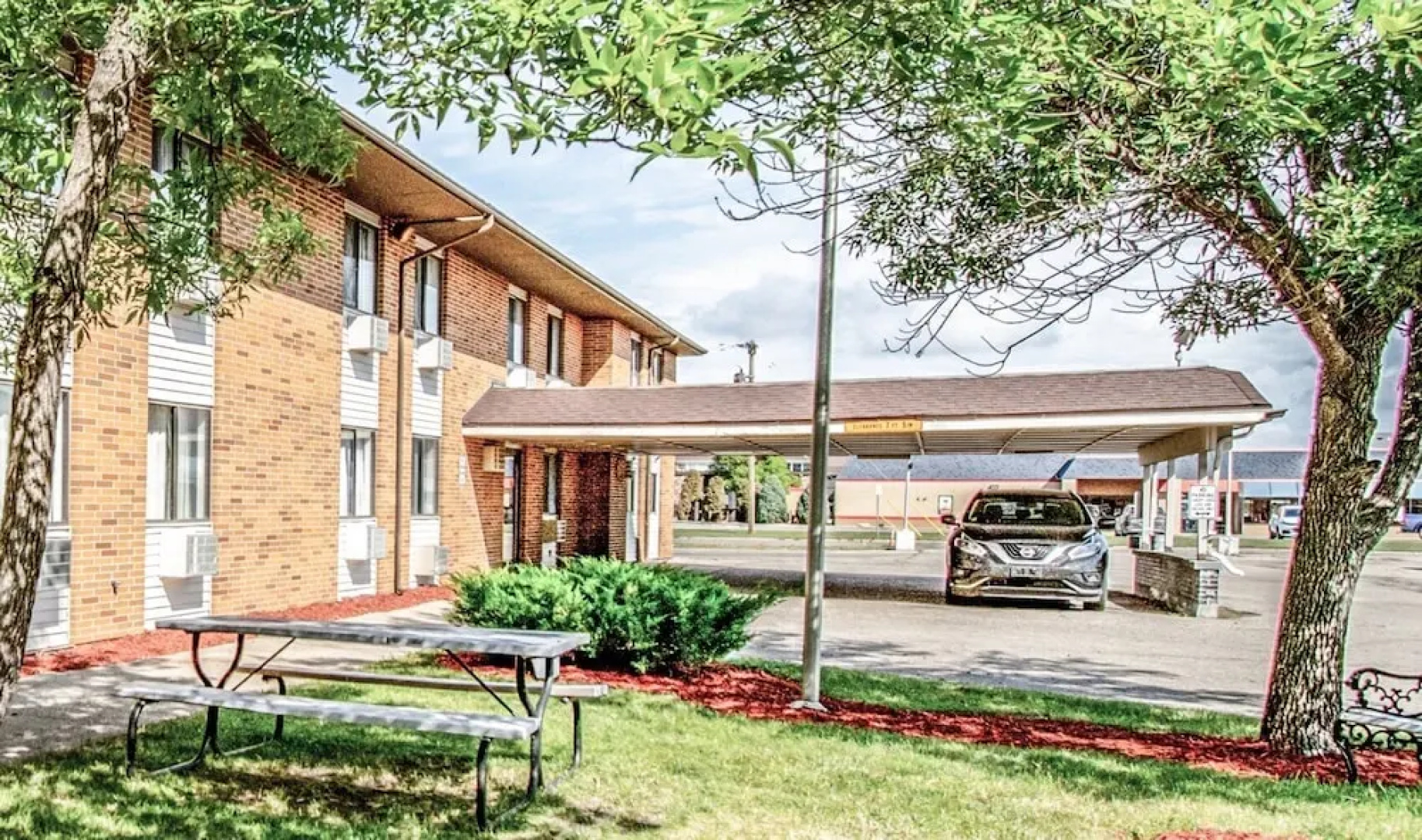 Select Inn