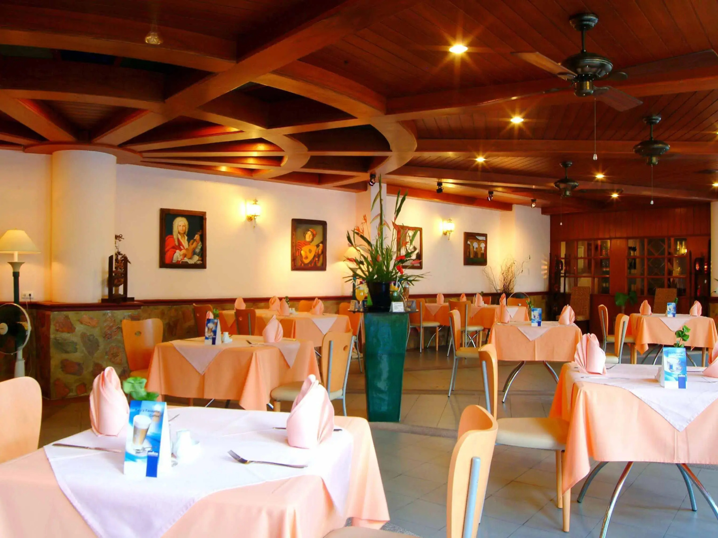 Thara Patong Beach Resort & Spa