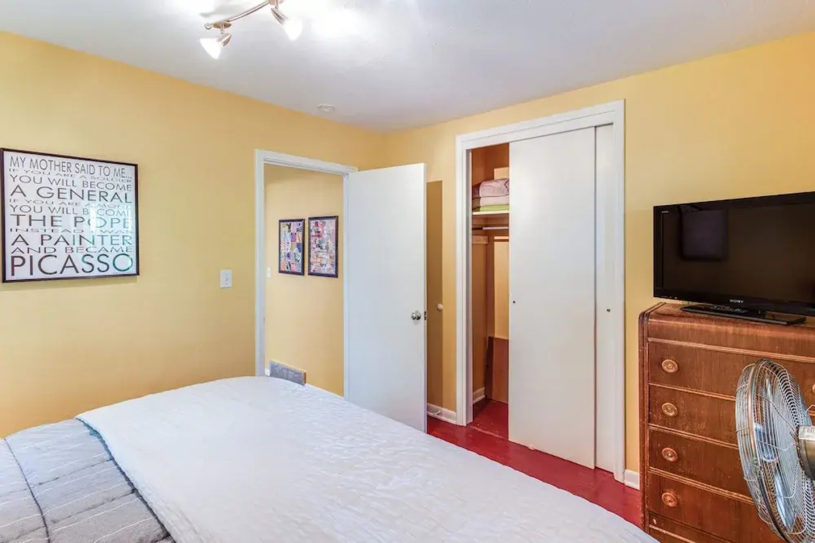 Mountain Views: Walkable Lava Hot Springs Home!