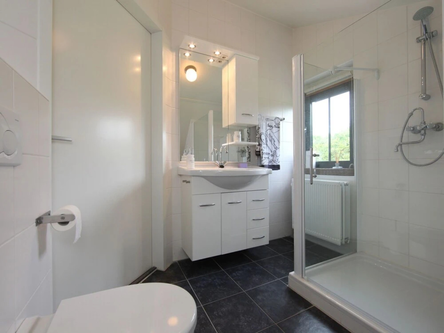 Nice Holiday Home with Dishwasher near Beach