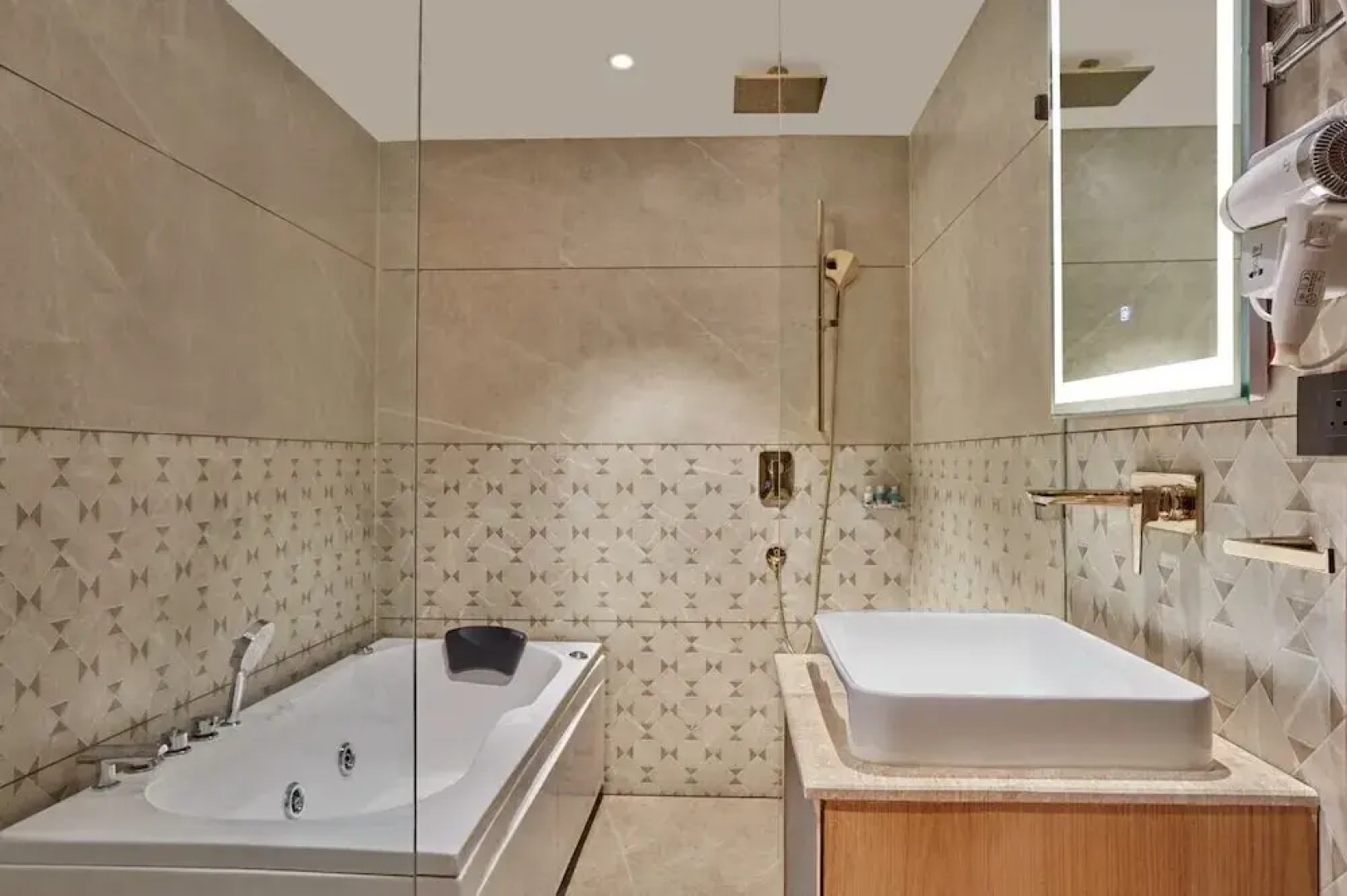 WelcomHeritage Natraj McLeod Ganj