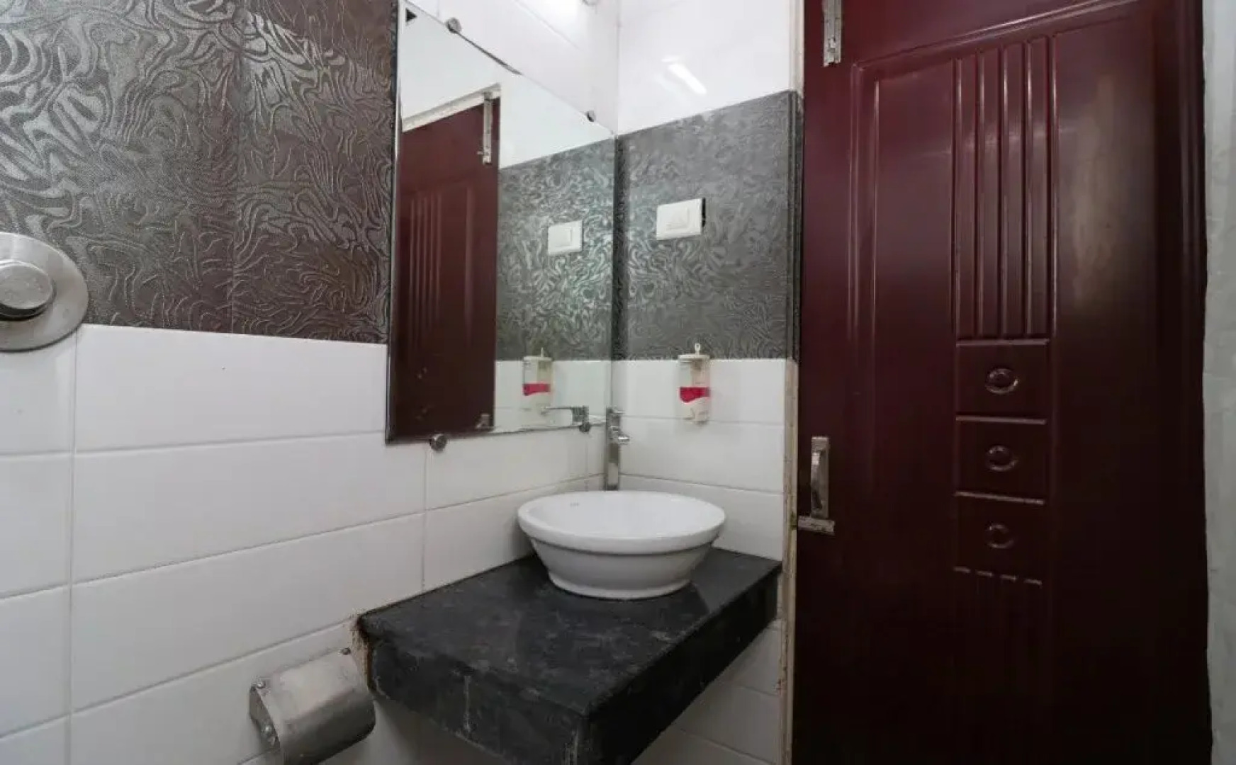 Hotel Kanisshk International