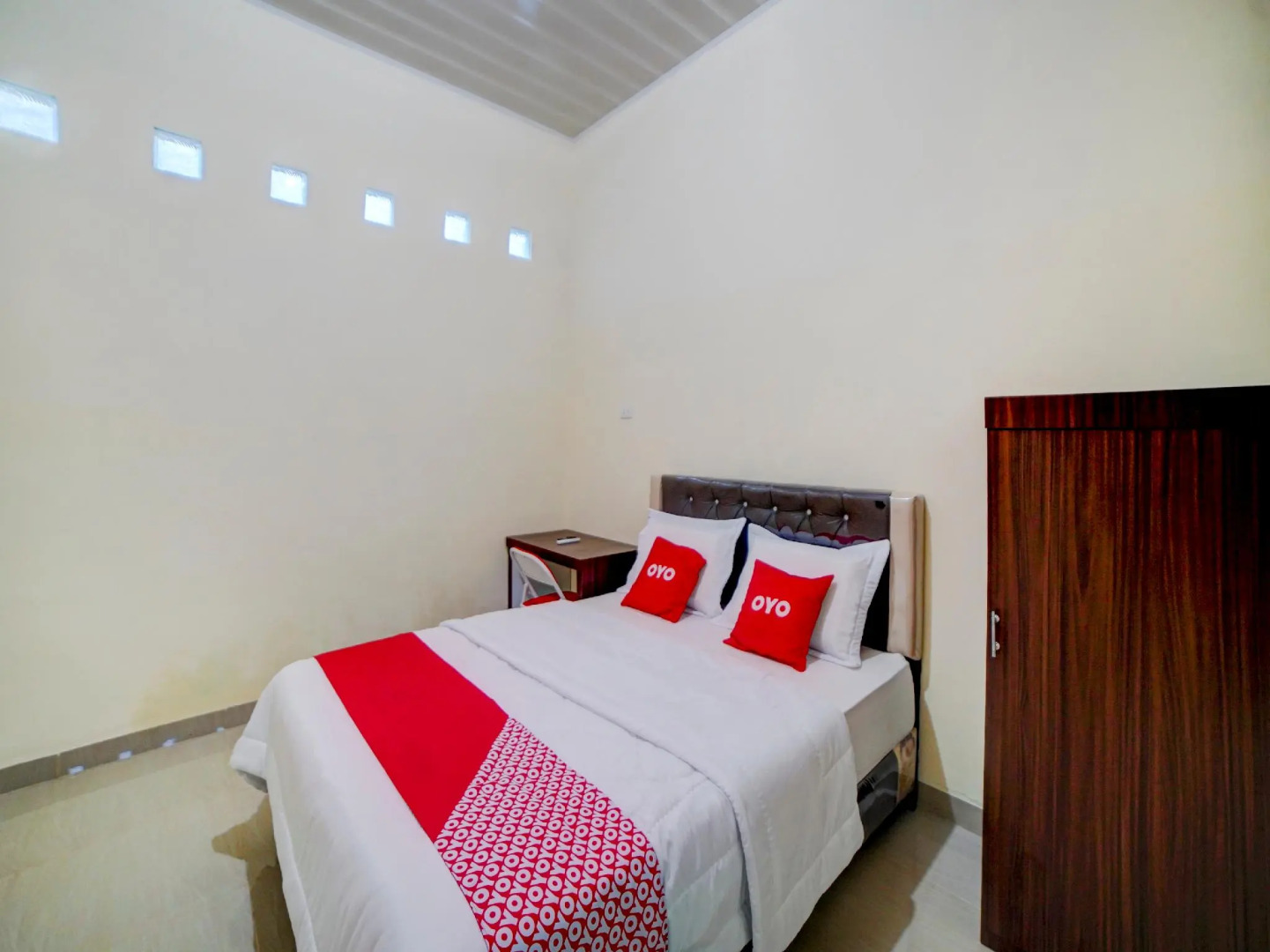OYO 90773 Shine Guest House