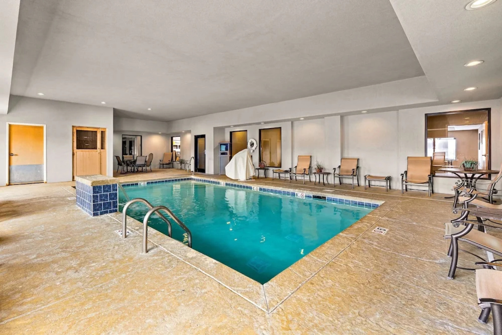 Best Western Plus Atrea Airport Inn & Suites