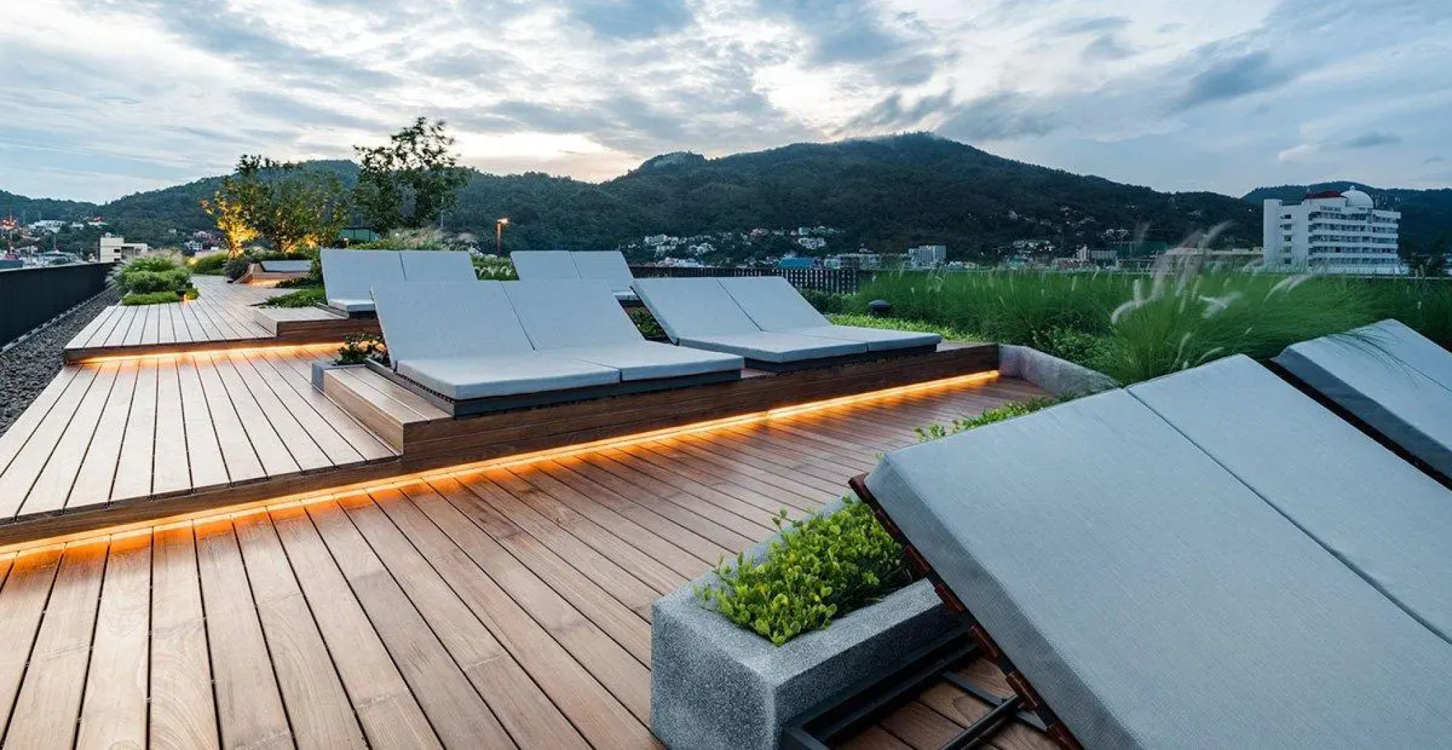 The Deck Condo Patong by VIP