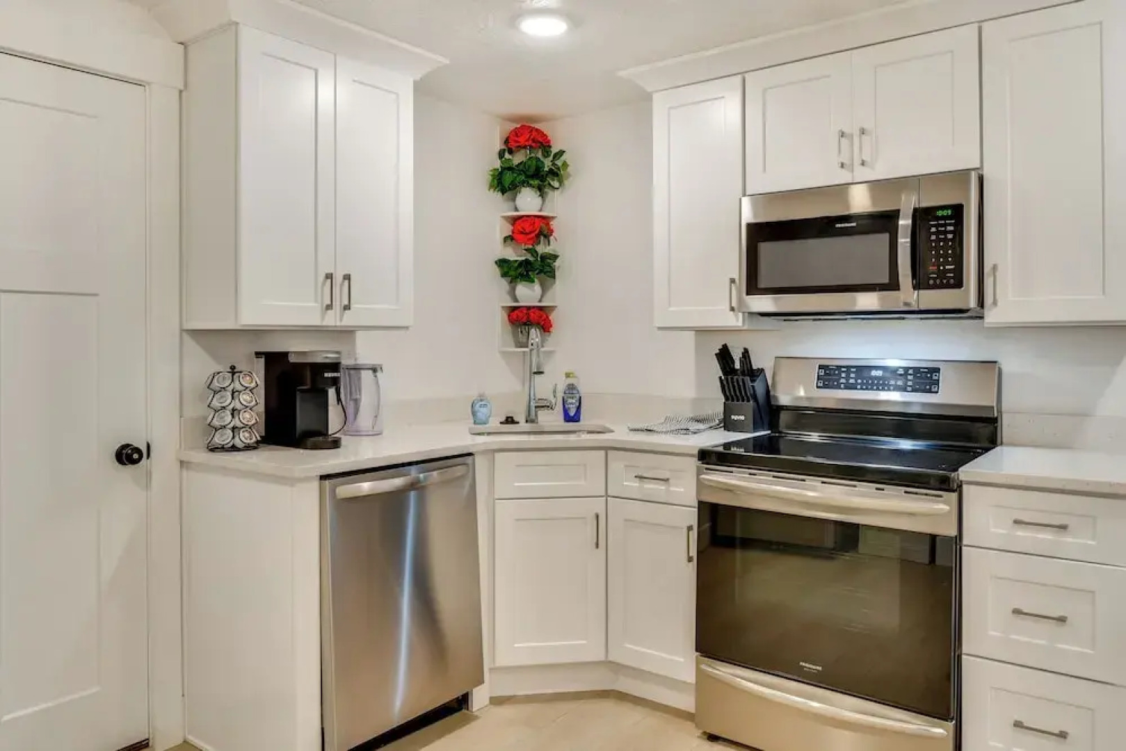 Sleek & Modern Morgan Abode: Great for Families!