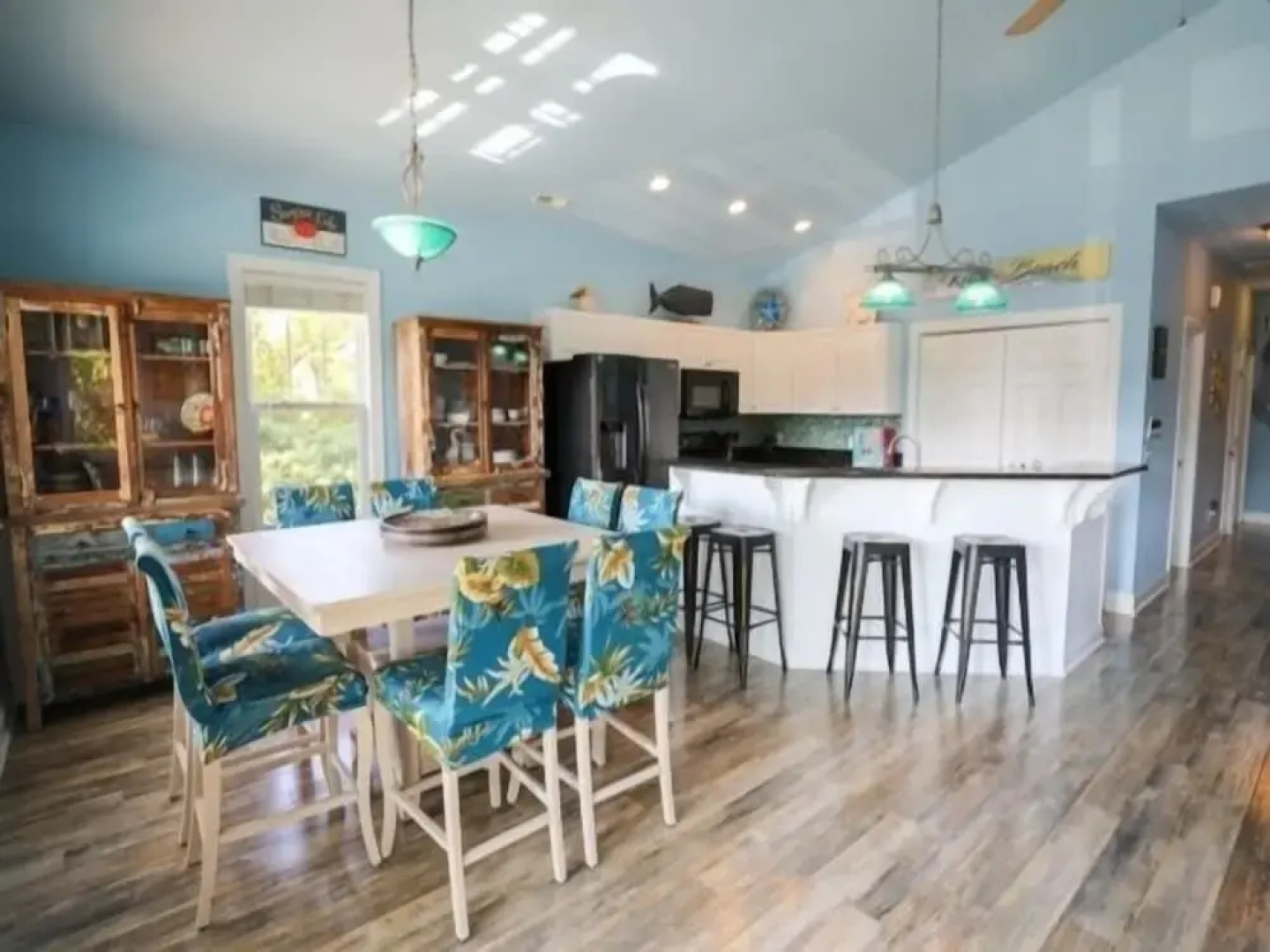 Atlantis Blue - Relaxing Beach Getaway Home Directly Across The Street From Beach Access! 5 Bedroom Home by RedAwning