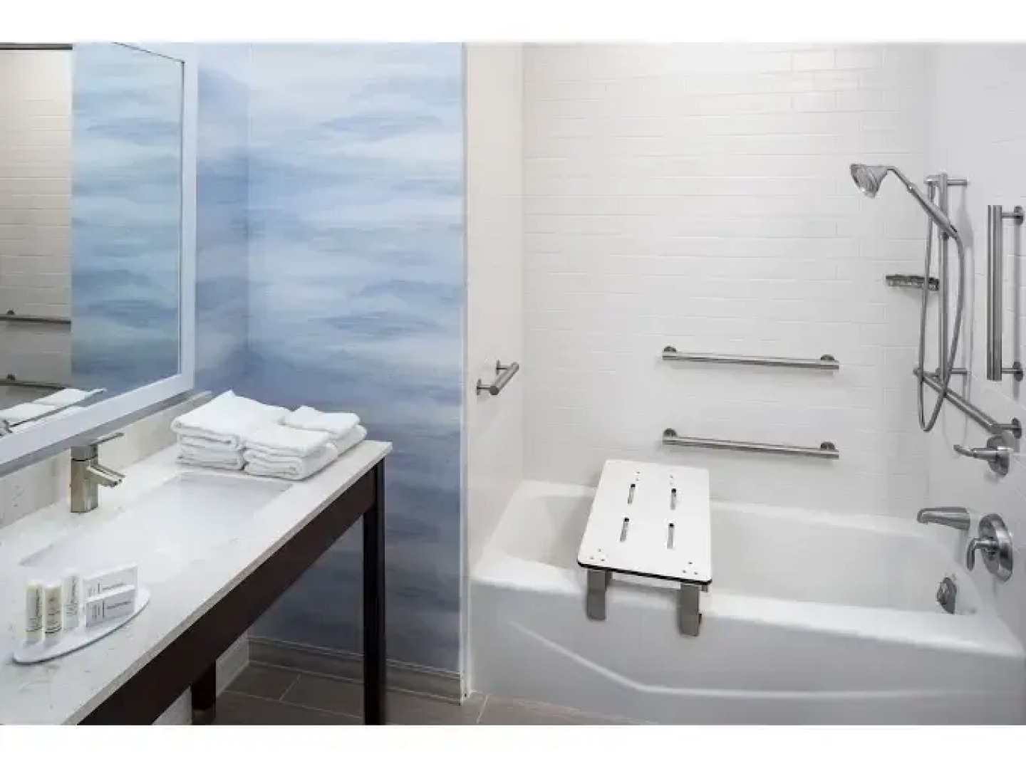 Star Suites By Riverside Theatre