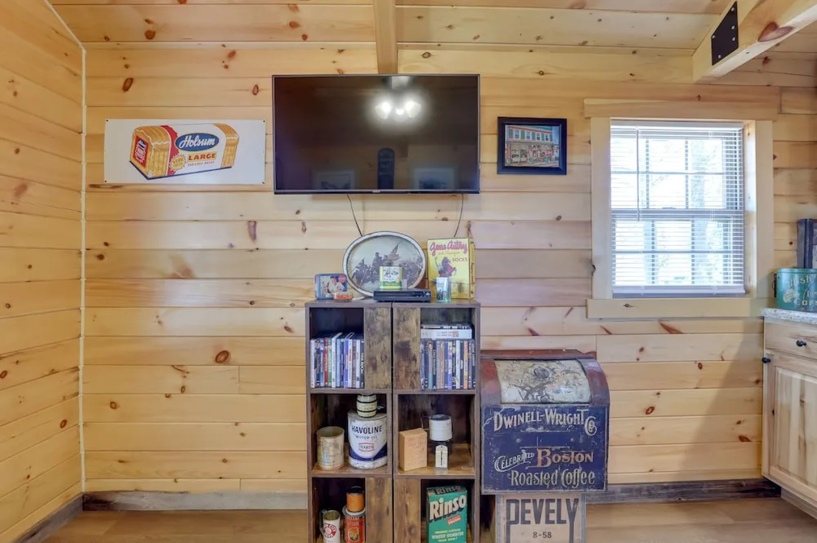 Rustic Caledonia Cabin Near State Parks & Boating!