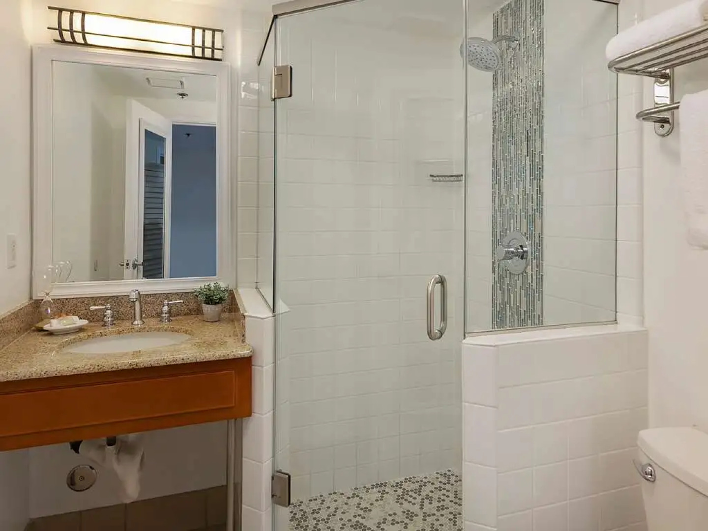 Pismo Lighthouse Suites