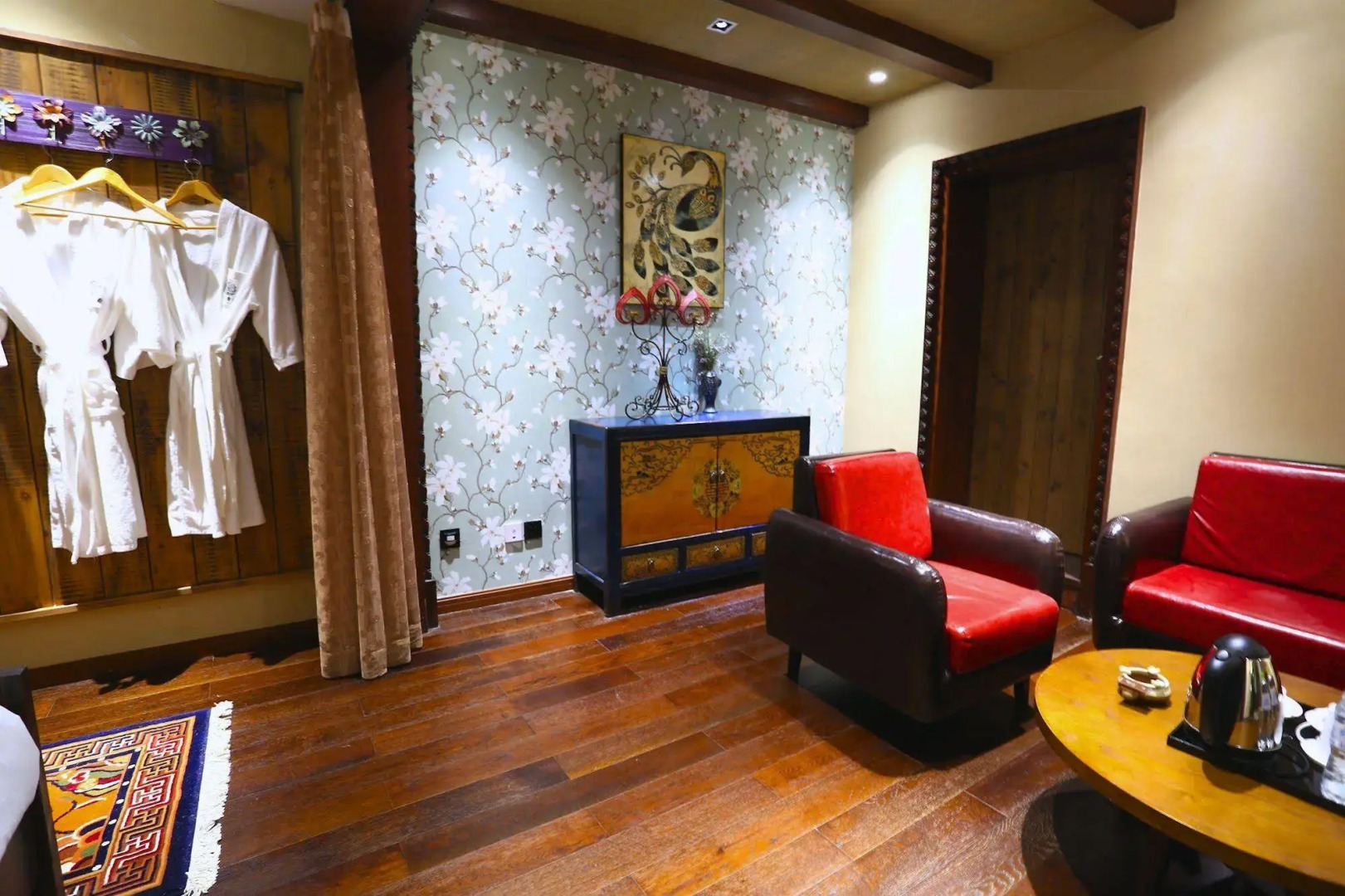 Shangri-la Bird of Paradise Inn