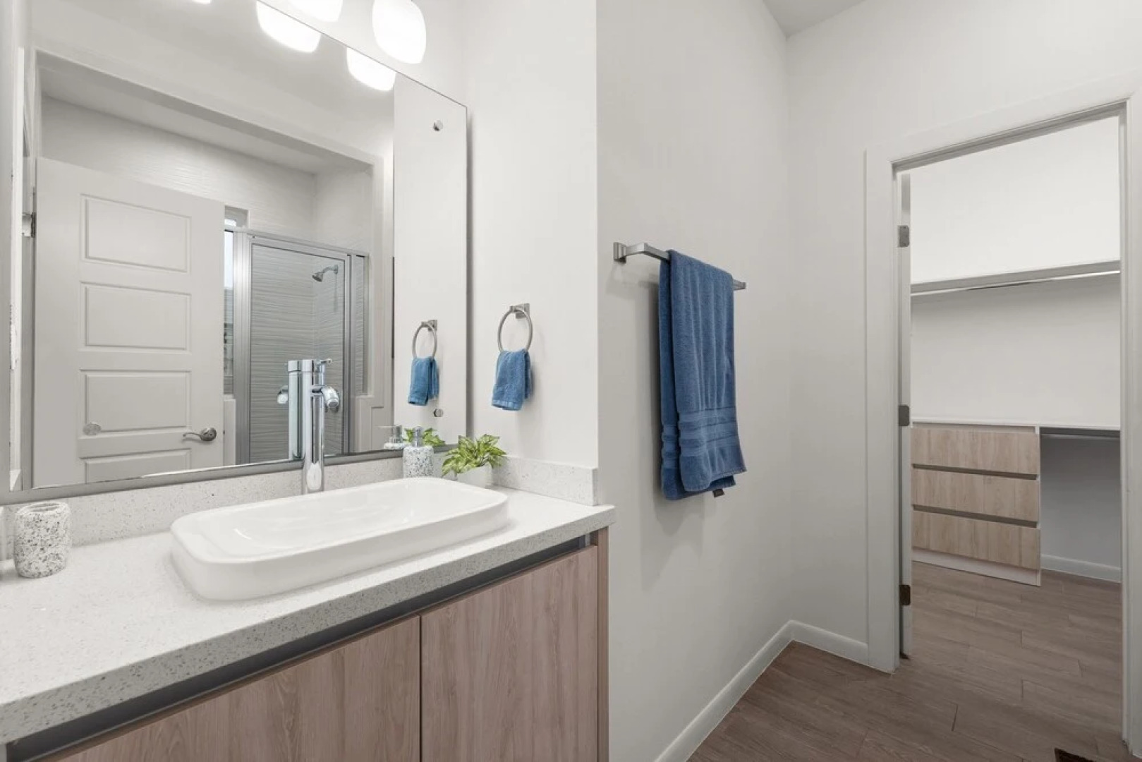 Modern Duplex with Fully Upgraded Amenities