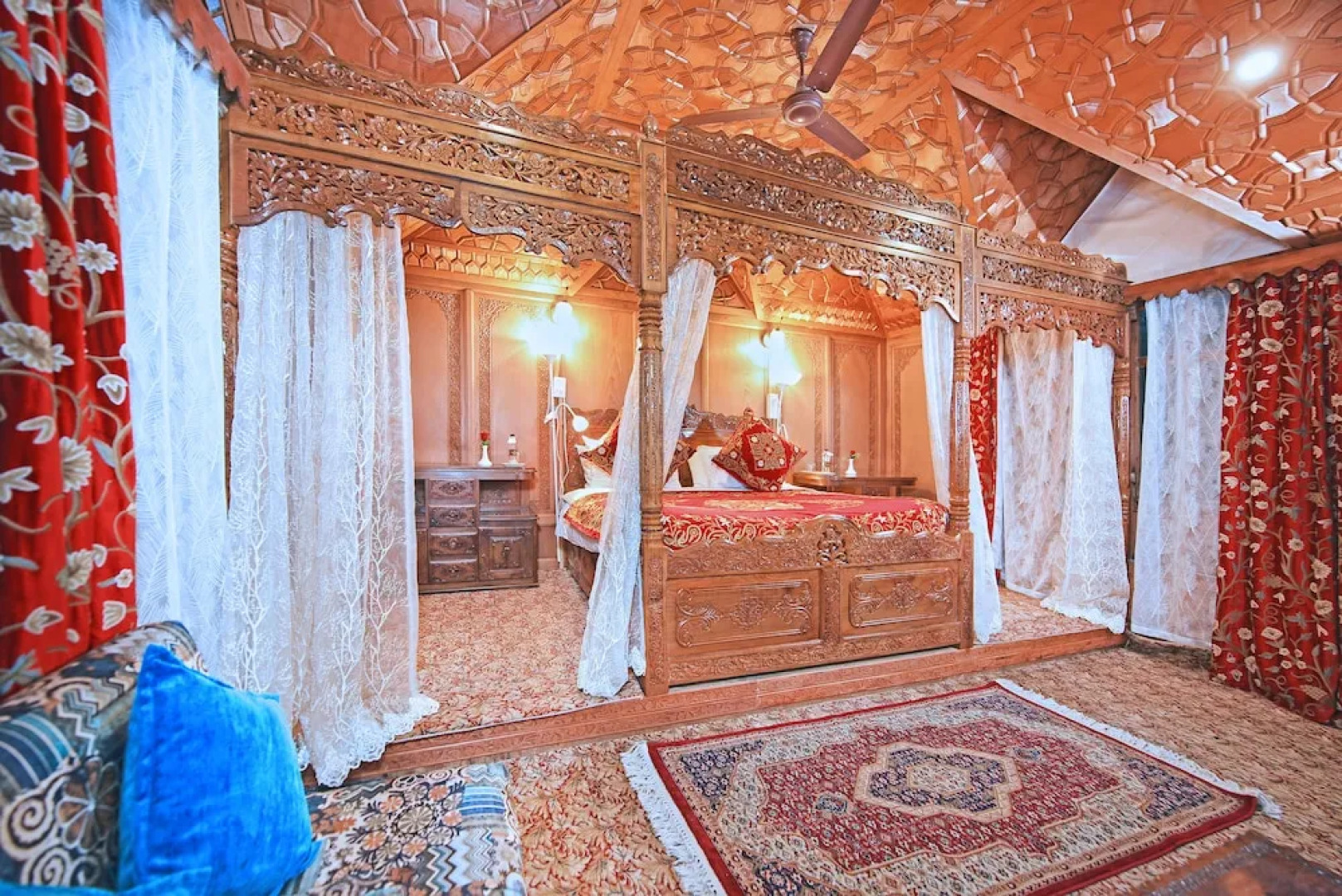 Sea Hawk Group Of Houseboat