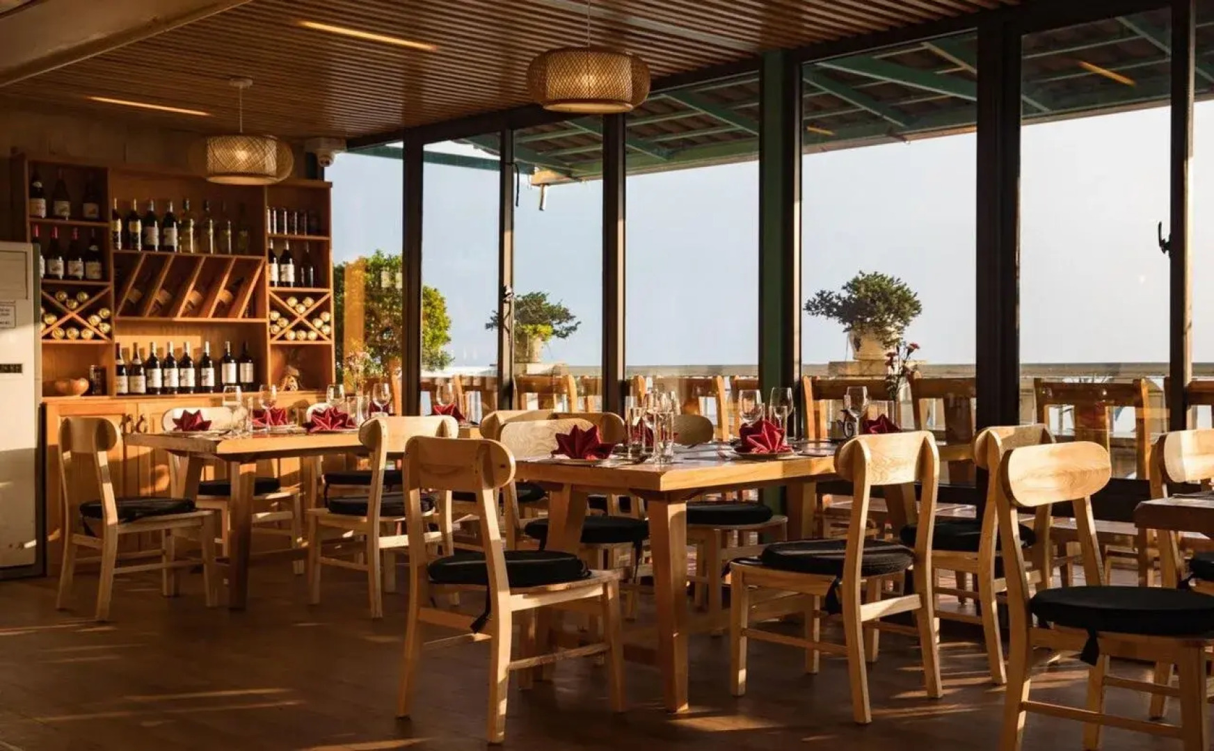 Sunny Mountain Hotel