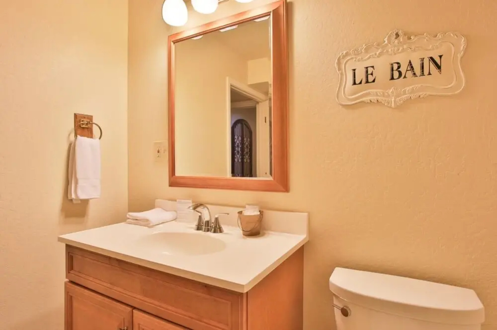 Moon River Redwoods Hot Tub BBQ Game Room Close to River