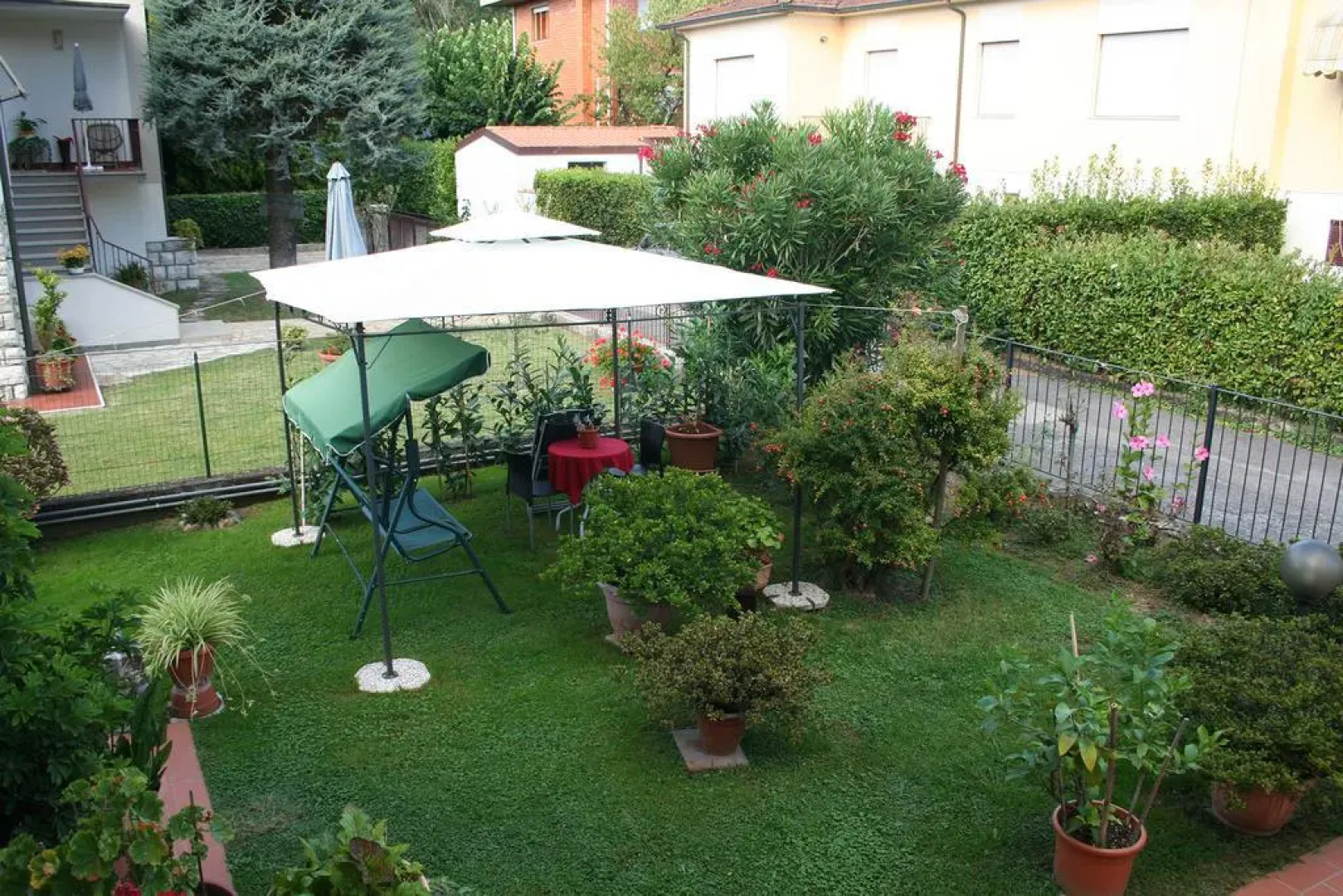 Annalisa In The Green