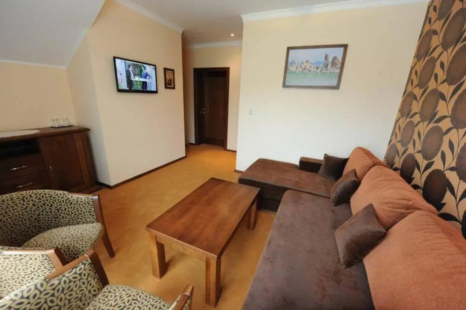 Country Saloon Belá