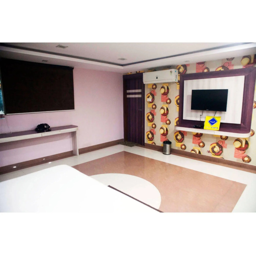 Vista Rooms At M.P Nagar