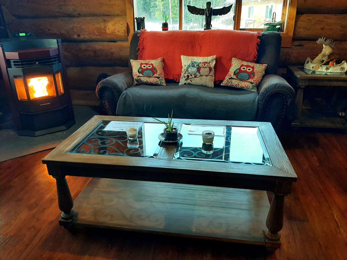 Arctic Divide Inn & Motel