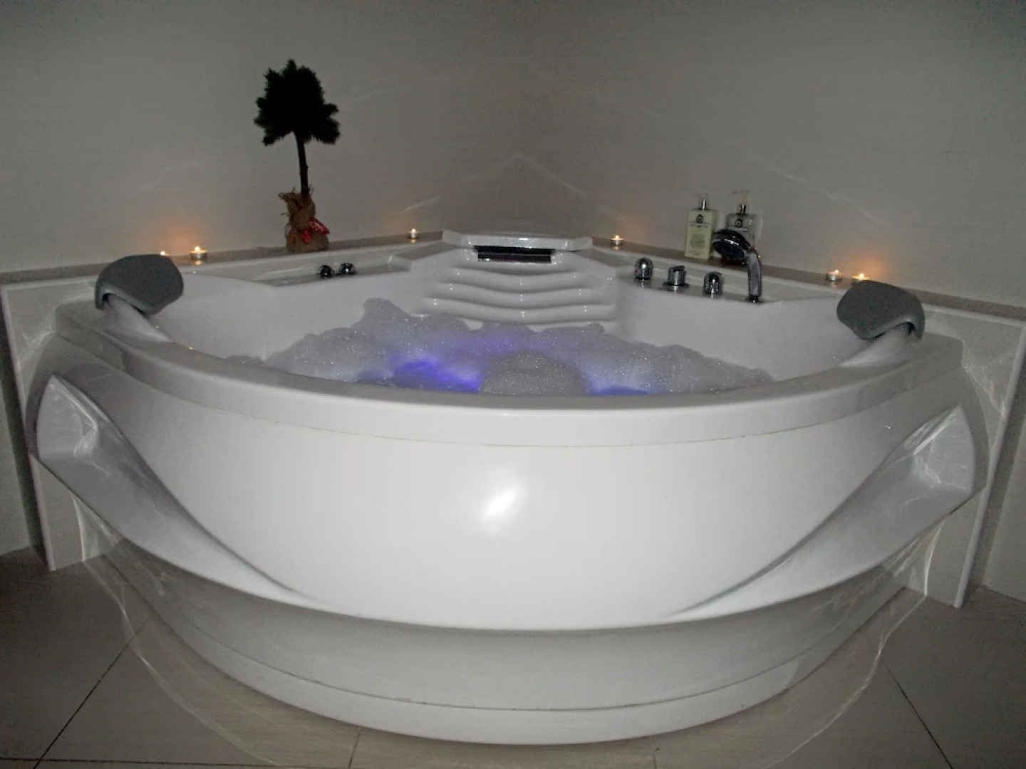 Luxury Three-bedroom Apartment With Amazing Overlook at the sea