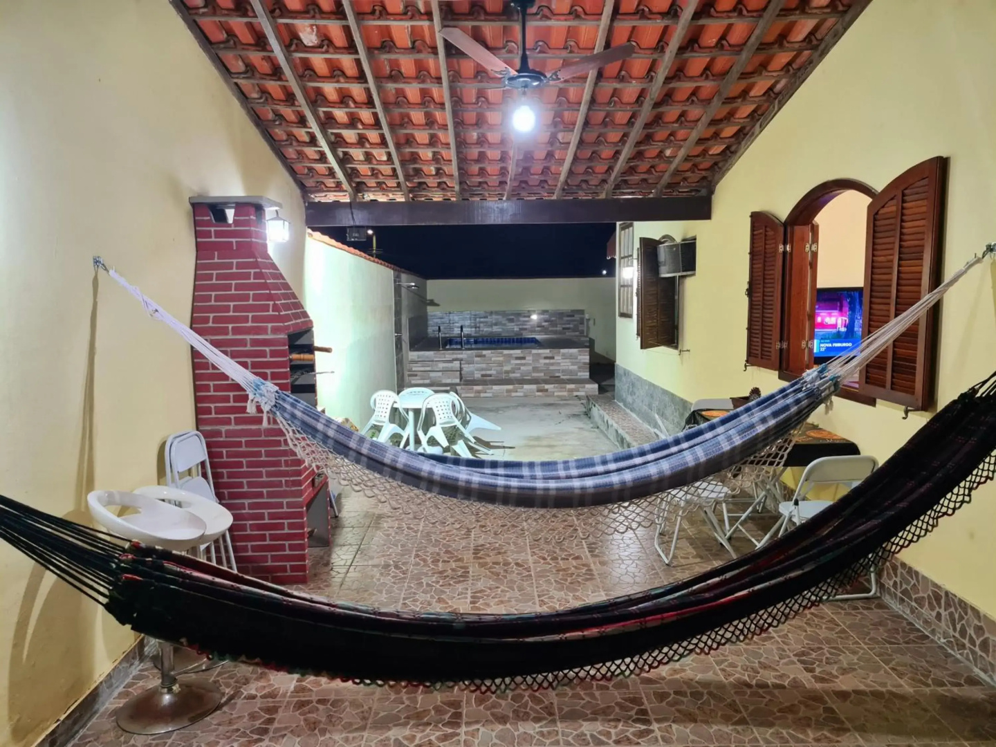 Casa em Condomínio com Piscina Privativa